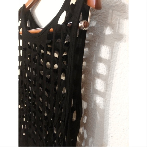 Distressed asymmetrical sided tank top - Picture 4 of 5